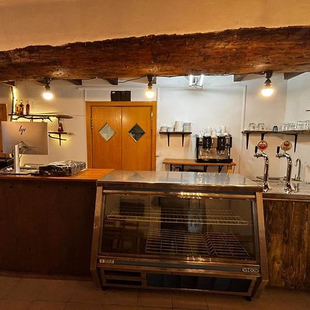 Albergue La Escuela De Lirí Kültér fotó